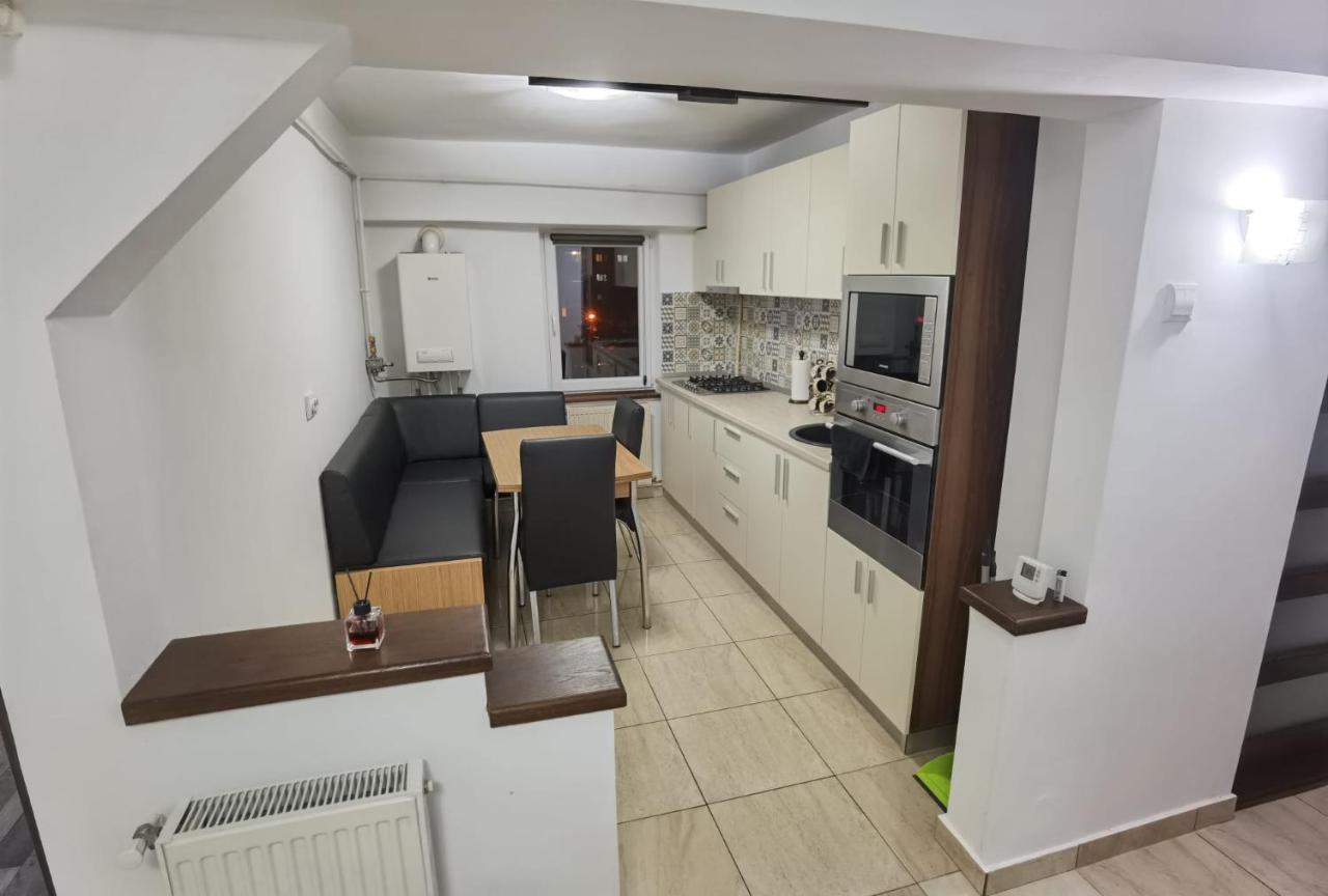 Apartament - Central Тыргу-Жиу Экстерьер фото