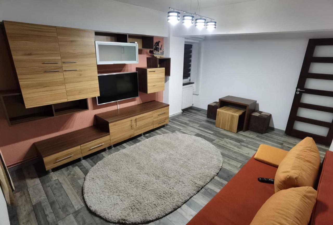 Apartament - Central Тыргу-Жиу Экстерьер фото